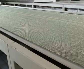 新型光輥式布料器用于石油樹脂項(xiàng)目